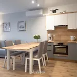 Ogrody Pieniawskie, Myweek Apartment Polanica-Zdroj