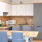 Ogrody Pieniawskie, Myweek Apartment *