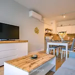 Ogrody Pieniawskie, Myweek Apartment *