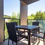 Apartment Ogrody Pieniawskie, Myweek