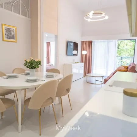 Apartament Ogrody Pieniawskie, Myweek