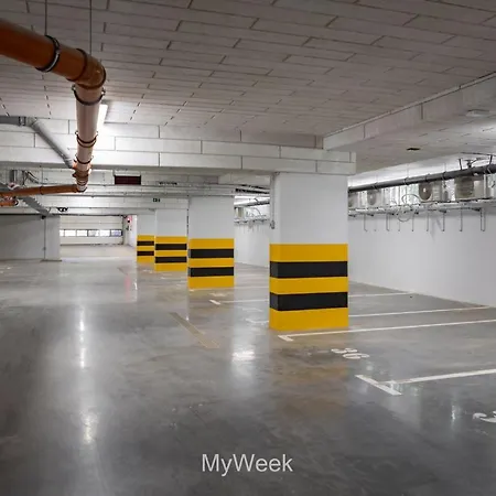 Ogrody Pieniawskie, Myweek * פולניסה-ז'דוז'