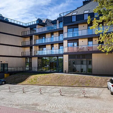 Ogrody Pieniawskie, Myweek