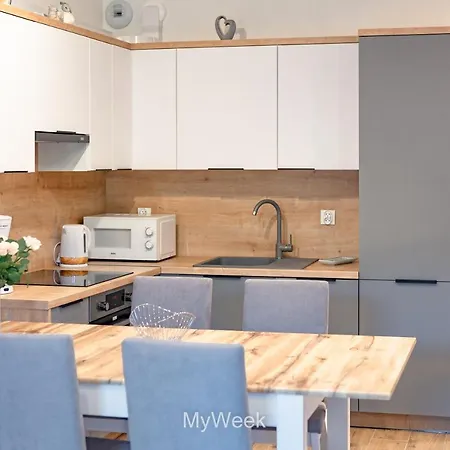 Ogrody Pieniawskie, Myweek Apartment *