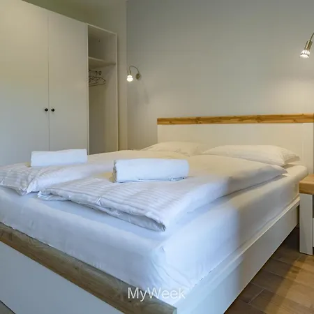 Ogrody Pieniawskie, Myweek Apartament *