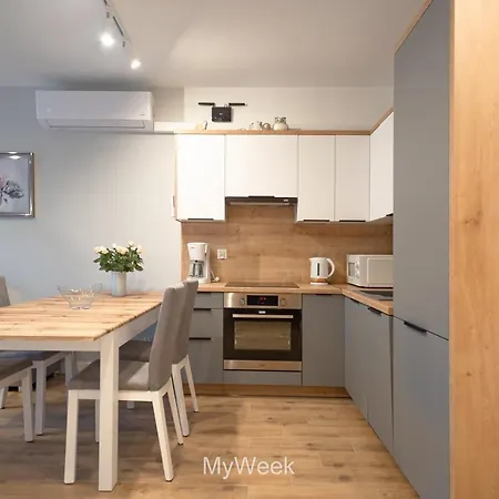 Ogrody Pieniawskie, Myweek