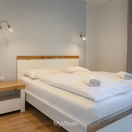 Ogrody Pieniawskie, Myweek *