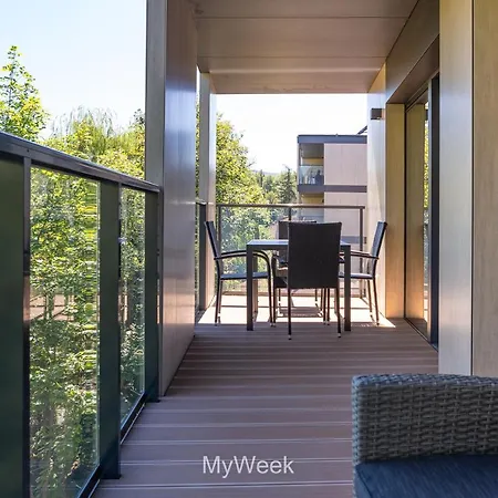 Ogrody Pieniawskie, Myweek דירה פולניסה-ז'דוז'