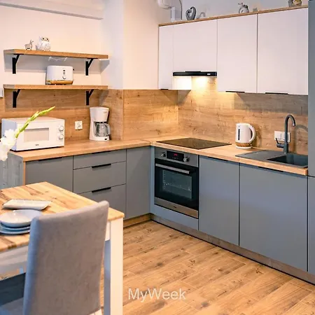 Ogrody Pieniawskie, Myweek *