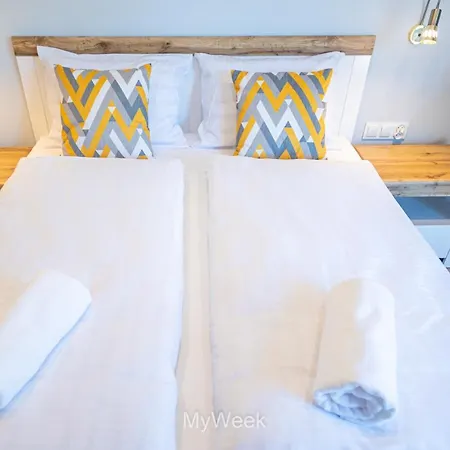 Ogrody Pieniawskie, Myweek