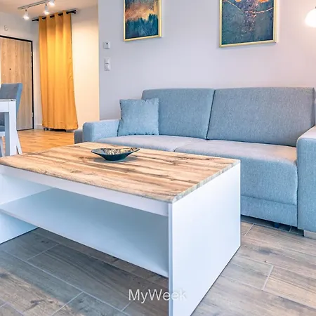 Ogrody Pieniawskie, Myweek