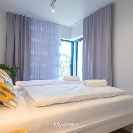 Ogrody Pieniawskie, Myweek *