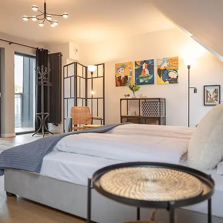 Ogrody Pieniawskie, Myweek