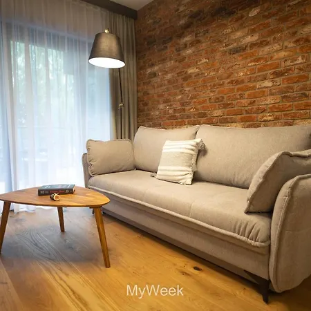 Apartment Ogrody Pieniawskie, Myweek *