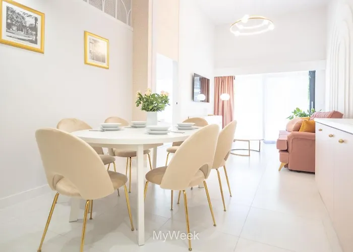 Ogrody Pieniawskie, Myweek *