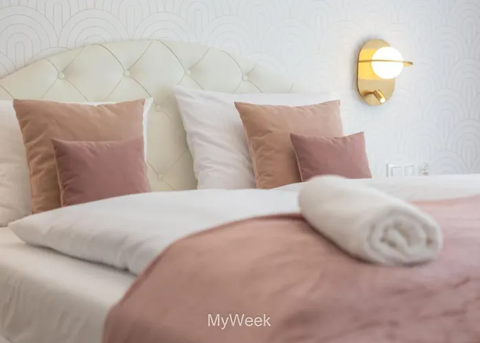 Ogrody Pieniawskie, Myweek *