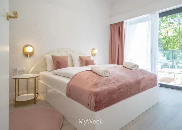 Ogrody Pieniawskie, Myweek Apartment