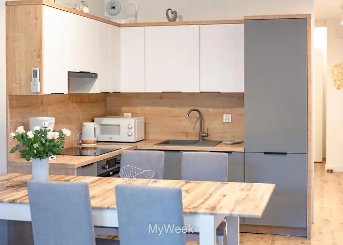 Ogrody Pieniawskie, Myweek Apartment *