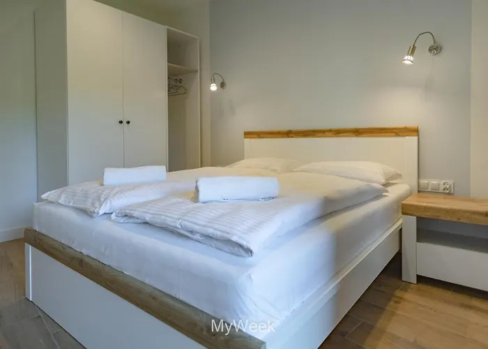 Ogrody Pieniawskie, Myweek Apartment *