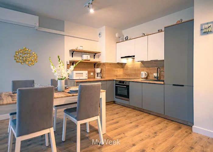 Apartment Ogrody Pieniawskie, Myweek *