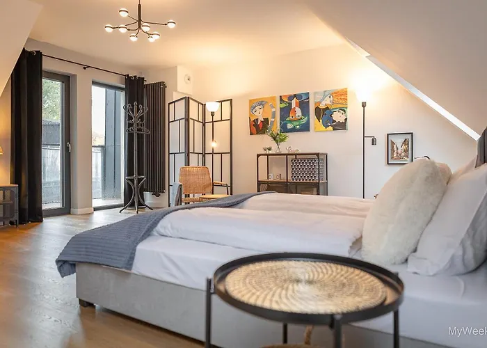 Ogrody Pieniawskie, Myweek